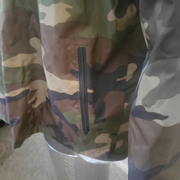 Gore-Tex Men's Camouflage Military Jacket - Picture 4 of 8